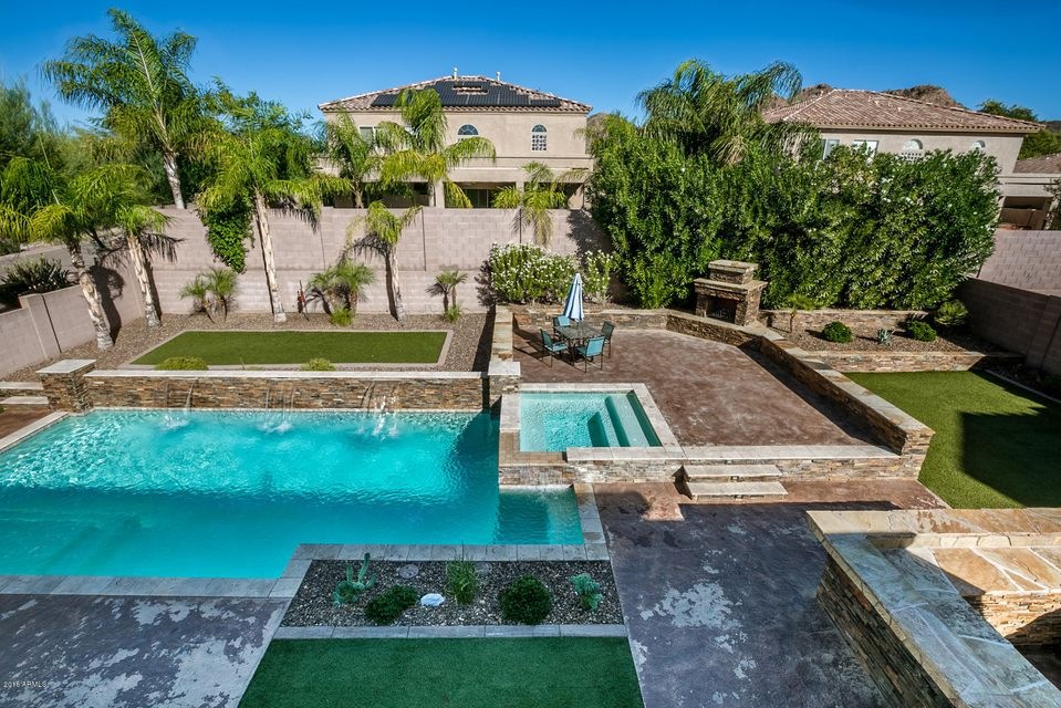 Resort Backyard!