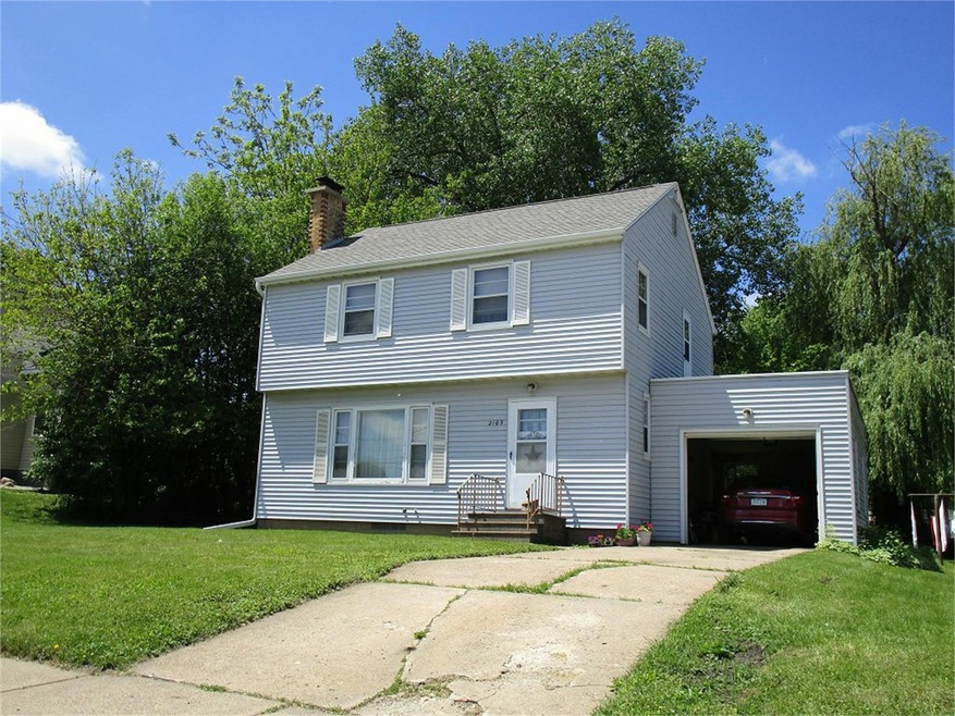 2109 Main St, Cedar Falls, IA 50613 - photo 1