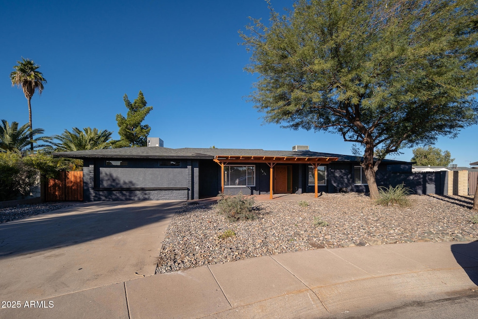 3836 W Desert Cove Ave, Phoenix, AZ 85029 - photo 1