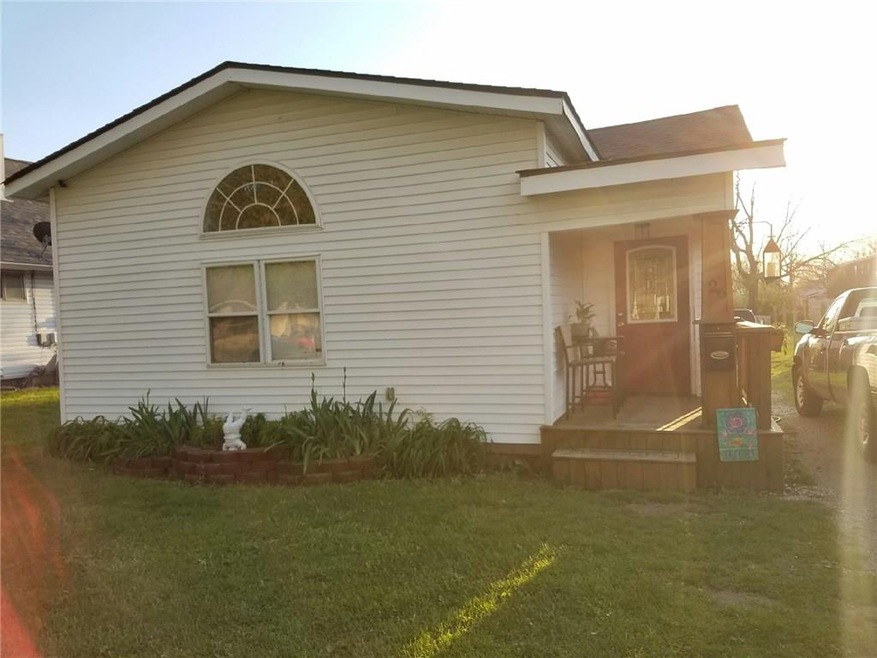 26 S 17th Ave, Beech Grove, IN 46107 - photo 1