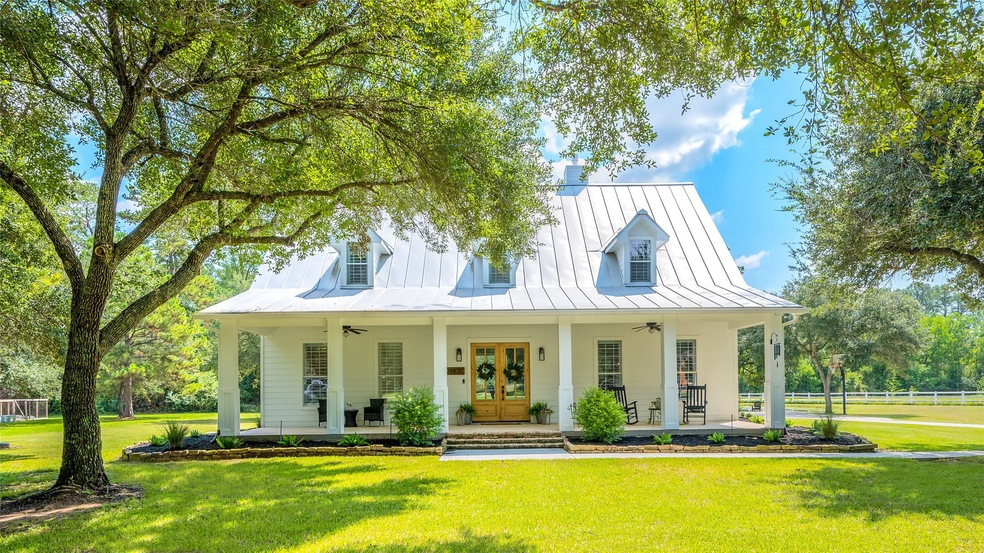 Welcome to 25820 Navajo Place Dr. in Tomball, TX