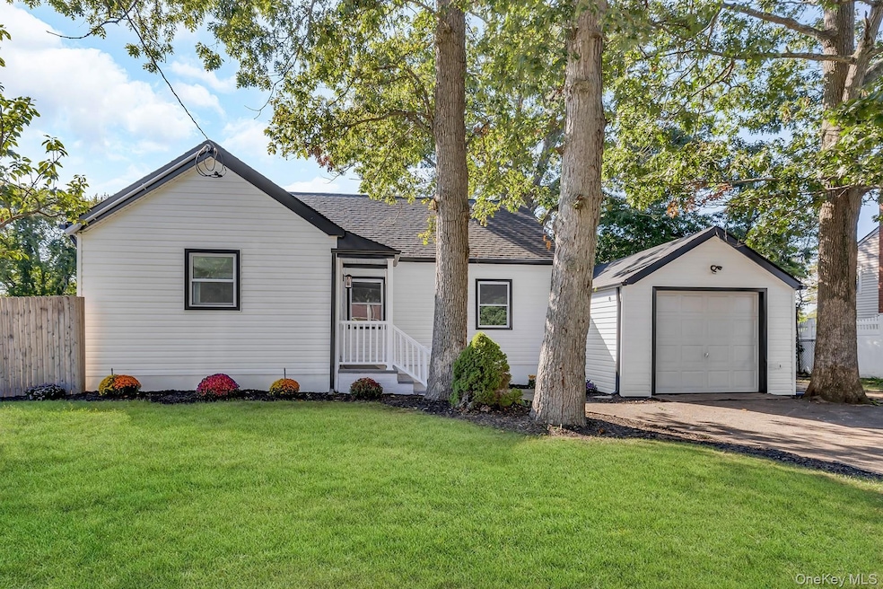 46 N Ocean Ave, Islip, NY 11751 - photo 1