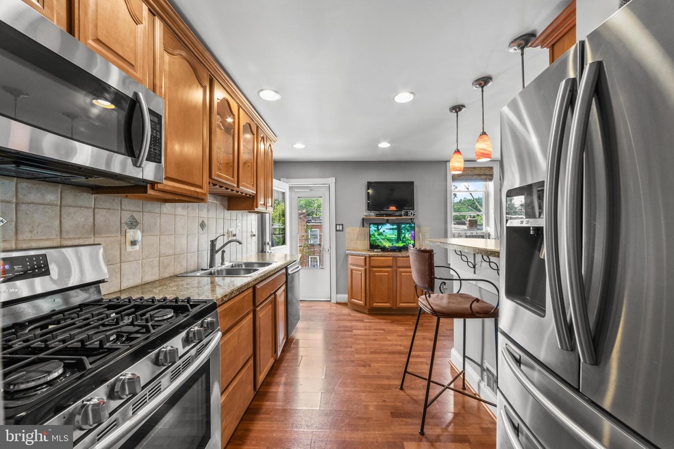 916 N Rosedale St, Baltimore, MD 21216 - photo 1