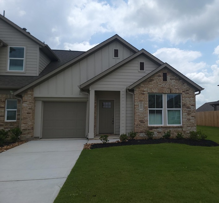 1011 Tillman Ln, East Bernard, TX 77435 - photo 1