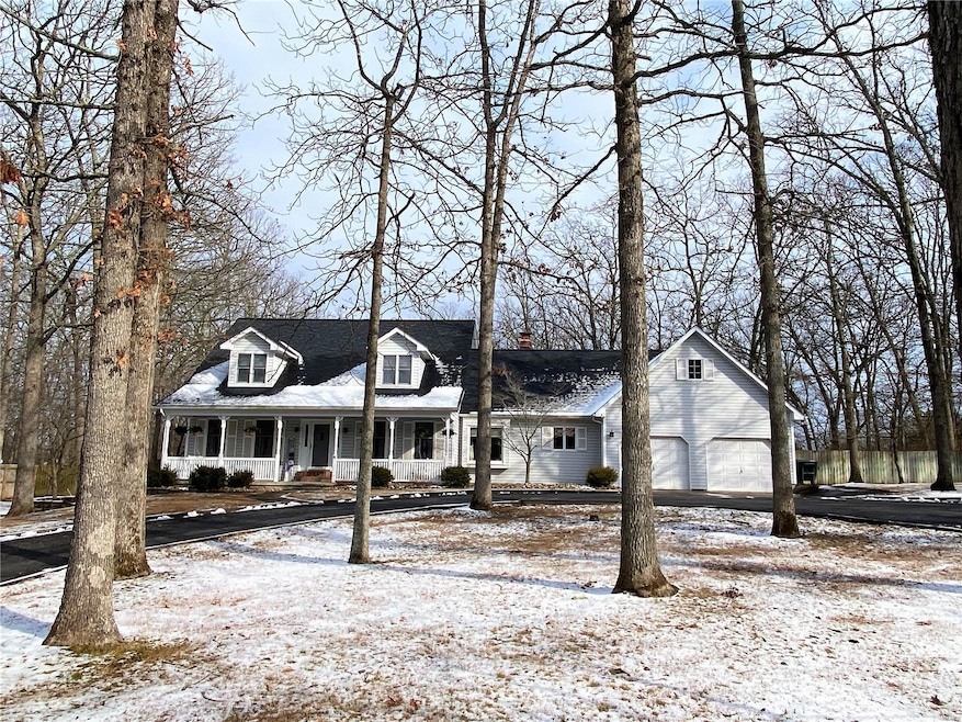 813 Marti Dr, Rolla, MO 65401 - photo 1