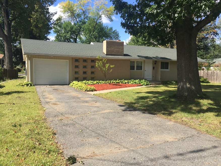 304 Roosevelt Ave, Springfield, MA 01118 - photo 1