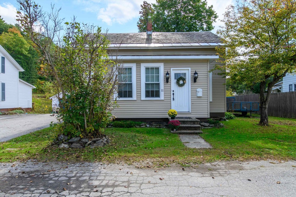 11 Newton St, Proctor, VT 05765 - photo 1