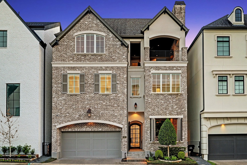 107 Memorial Parkview Dr, Houston, TX 77024 - photo 1