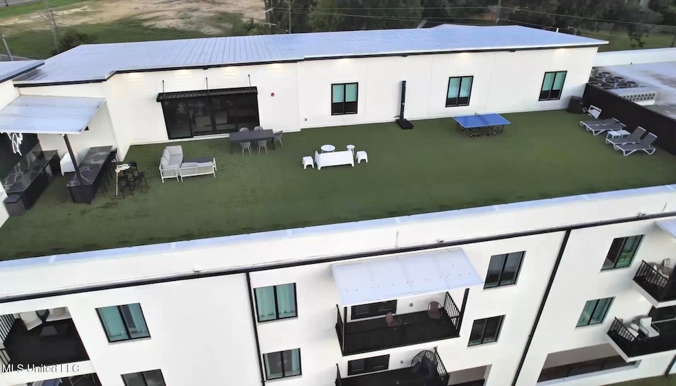 1302 Magnolia St unit B301, Gulfport, MS 39507 - photo 1