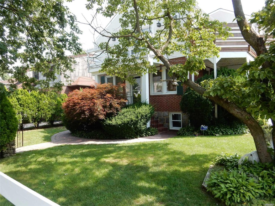 2 Dunes Ln unit Lower, Port Washington, NY 11050 - photo 1