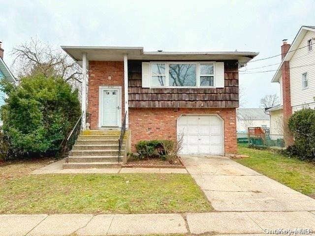 2142 Pine St, North Baldwin, NY 11510 - photo 1