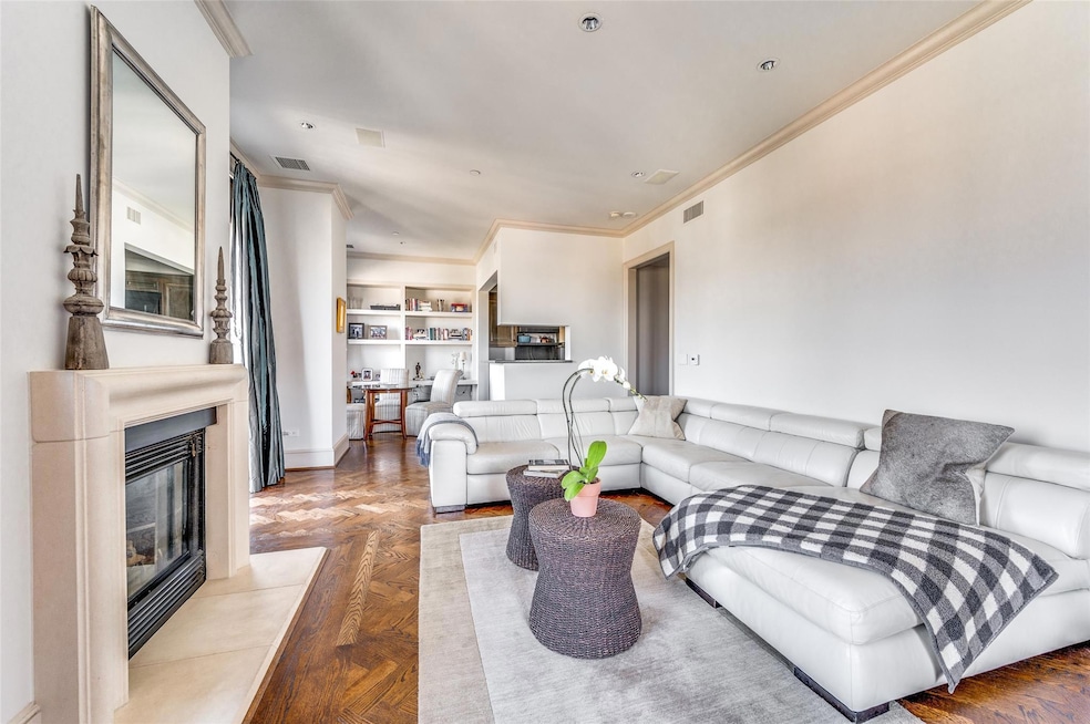 Living Room with large terrace