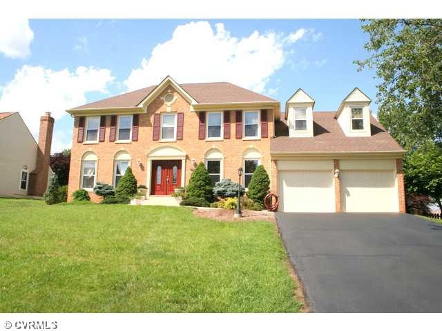Exterior Front - Welcome to 6909 Lakeland Way! Thi