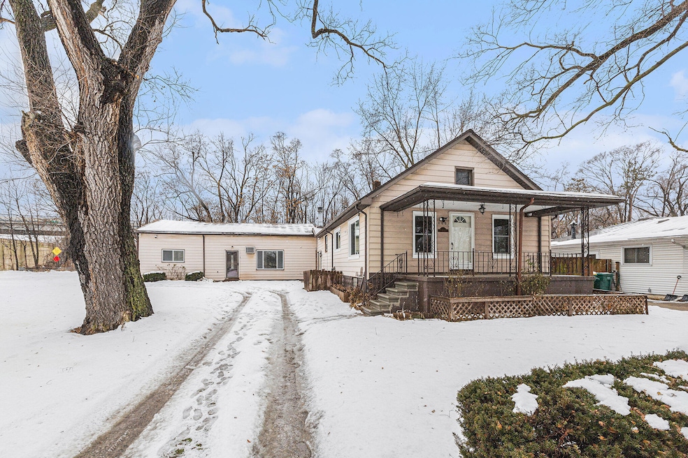 660 Greenlawn St, Ypsilanti, MI 48198 - photo 1