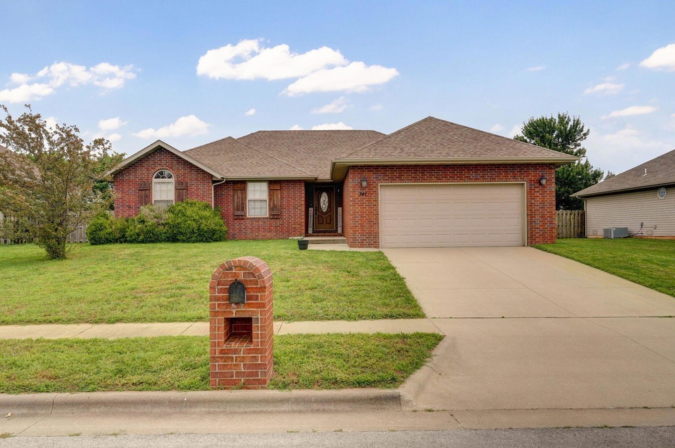 341 Meadowgate Dr-3