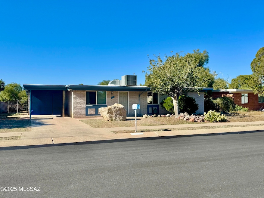 1440 S Perlman Ave, Tucson, AZ 85710 - photo 1