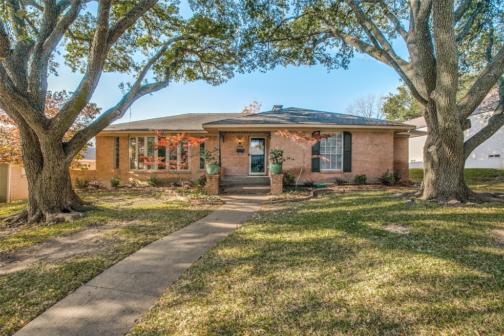 6811 Redstart Ln, Dallas, TX 75214 - photo 1