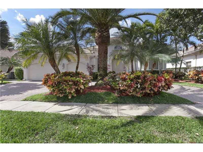 11074 Blue Palm St, Plantation, FL 33324 - photo 1