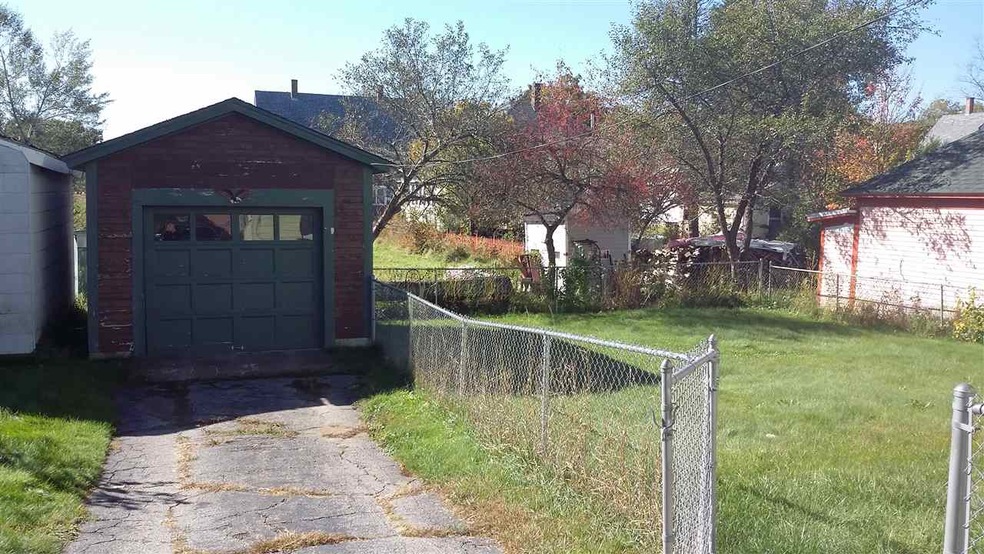 6 Grove St, Franklin, NH 03235 - photo 1