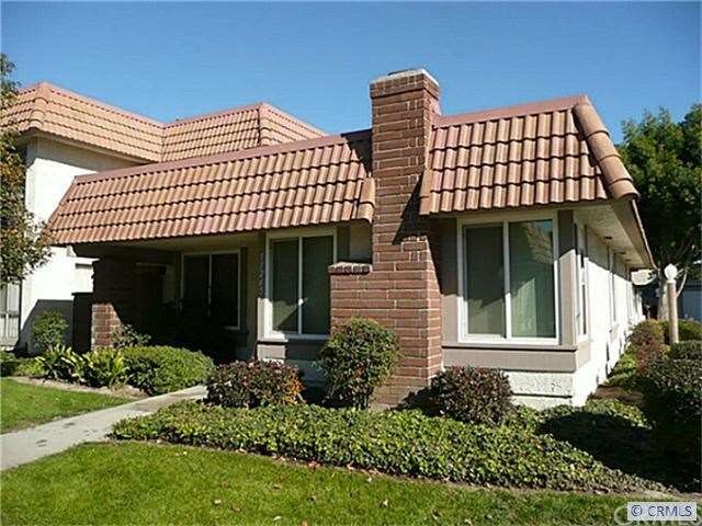 Popular End Unit, One Level Townhome