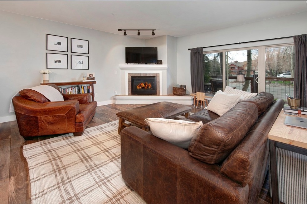 801 Lakepoint Dr unit 9, Frisco, CO 80443 - photo 1