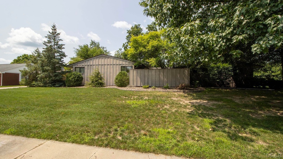 331 Highland Dr, Adrian, MI 49221 - photo 1