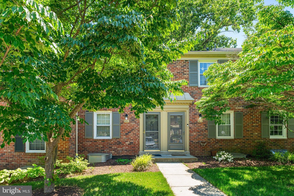 5831 Rexford Dr unit 714, Springfield, VA 22152 - photo 1