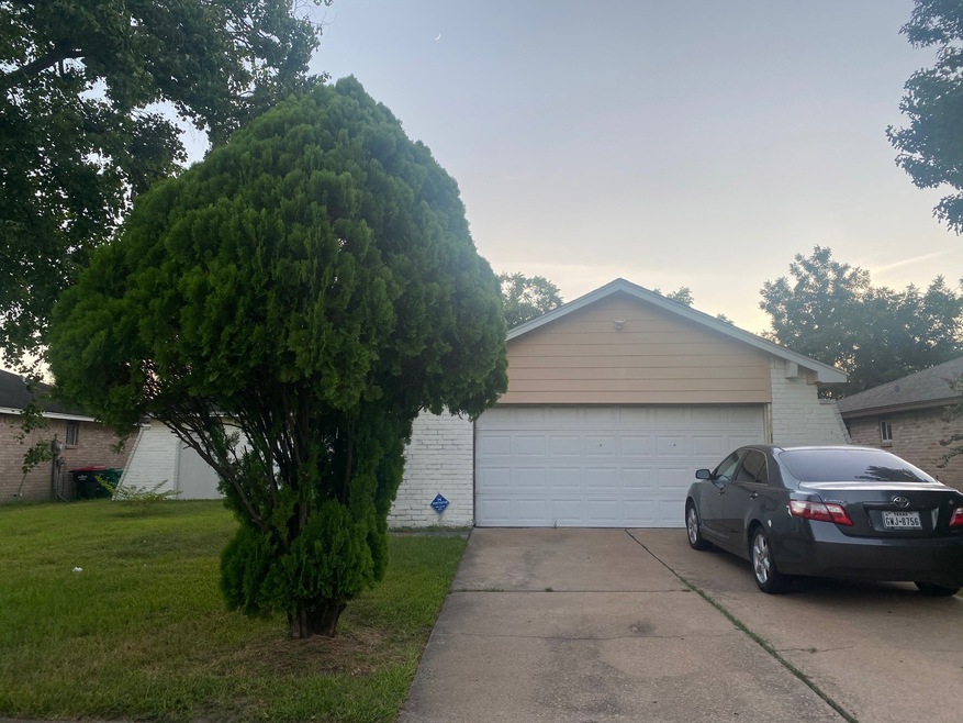 7607 Weatherhill Ln, Houston, TX 77041 - photo 1