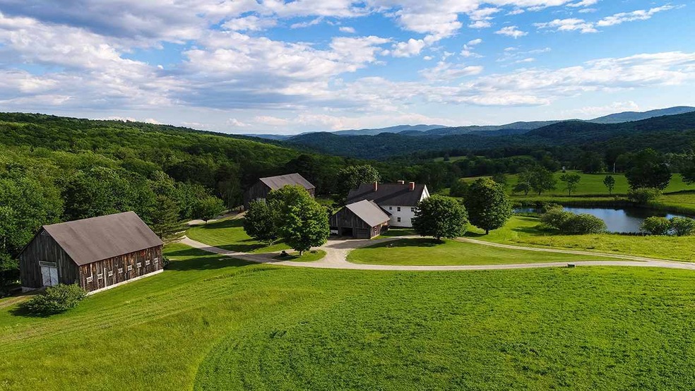 1710 Wild Apple Rd, South Pomfret, VT 05067 - photo 1