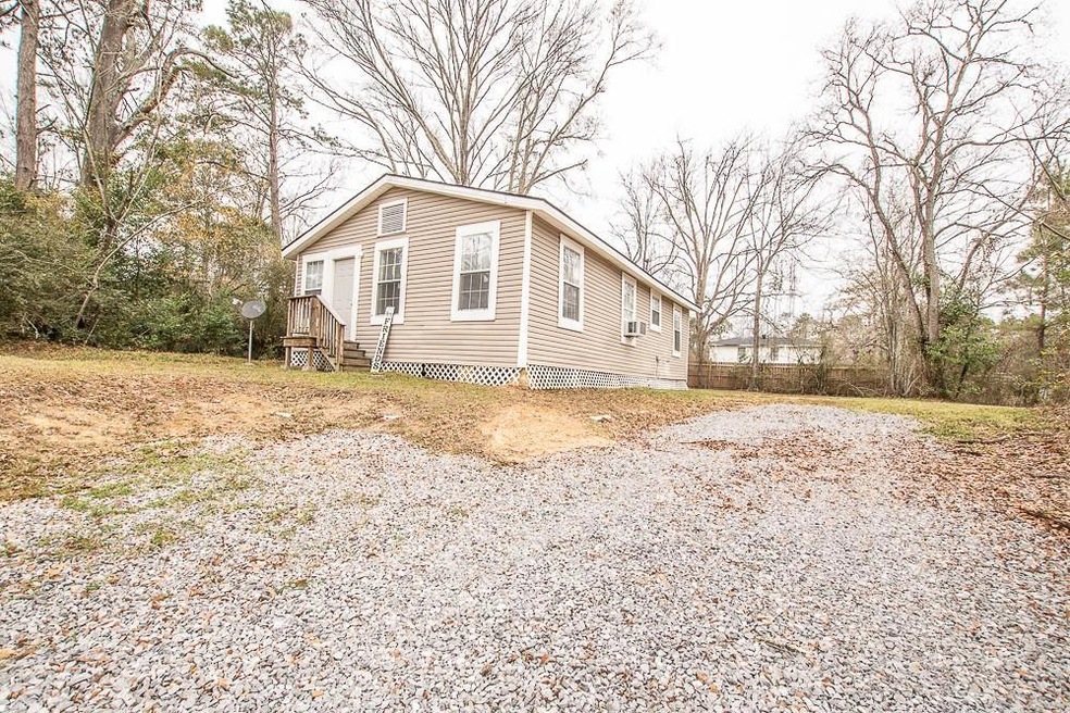 313 Smith St, Pineville, LA 71360 - photo 1