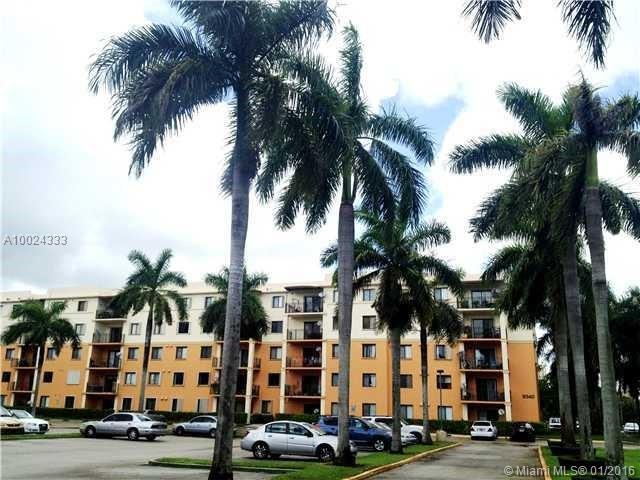 9360 Fontainebleau Blvd unit 615, Miami, FL 33172 - photo 1