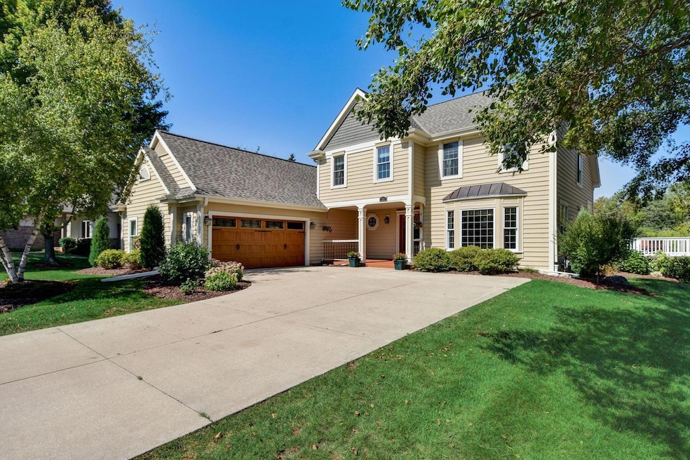 4-web-or-mls-Royal Troon Ct-004