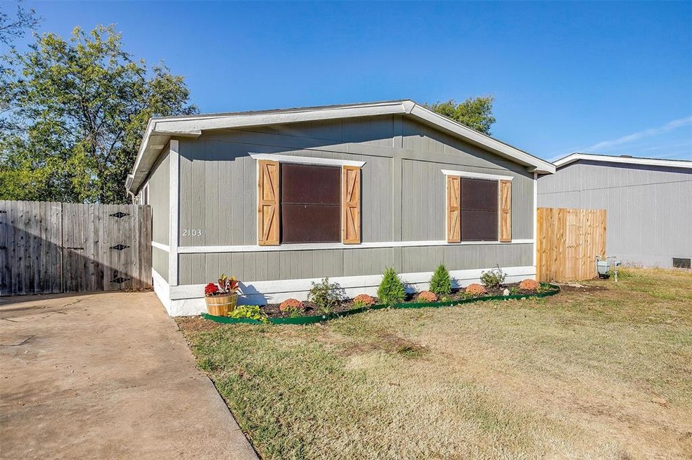 2103 Winding Creek Dr, Cleburne, TX 76033 - photo 1