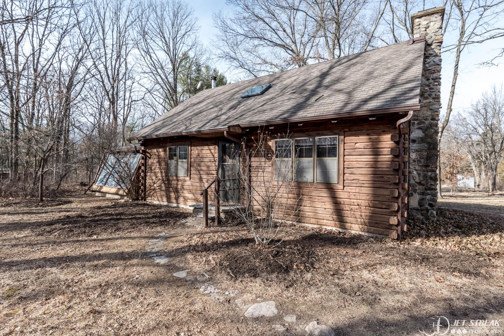 11051 E Bozarth Ln Columbia, MO