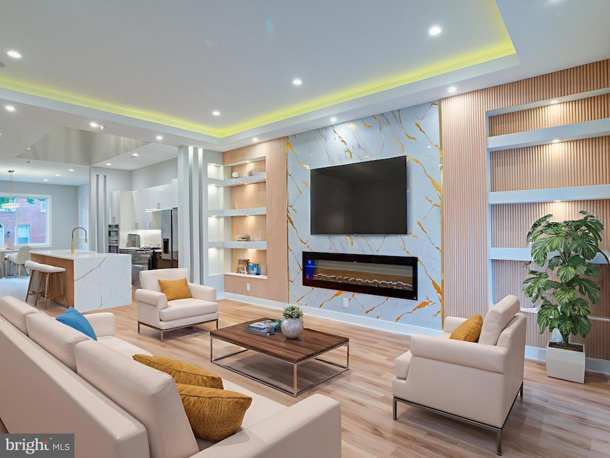 For Sale $884,500 • Co-Listing Agent