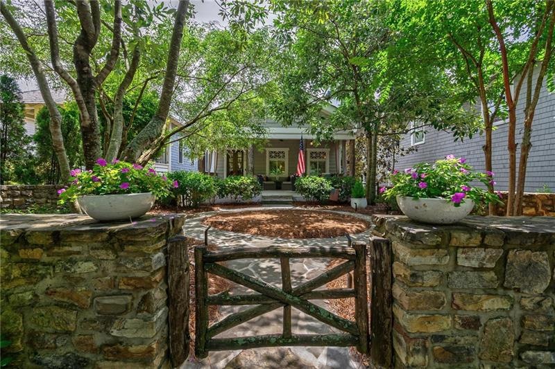 COASTAL CHIC VICKERY COTTAGE! A MUST SEE!