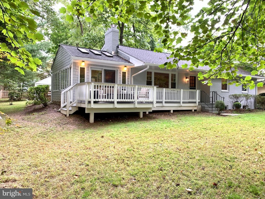 411 Chestnut Ave, Washington Grove, MD 20880 - photo 1