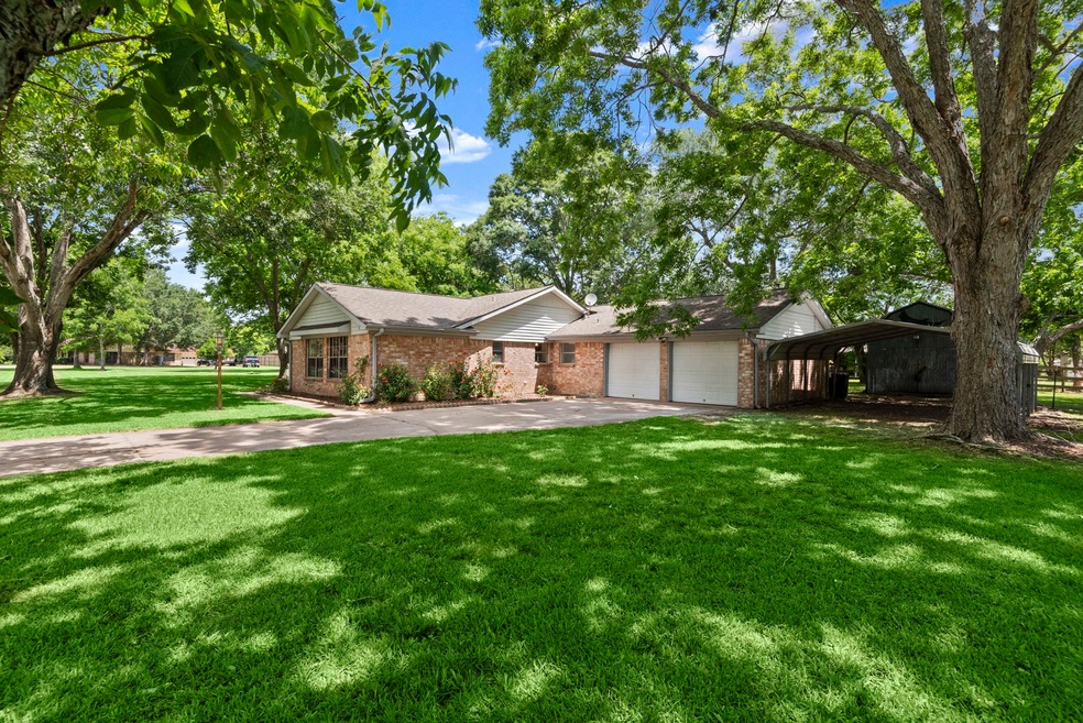 154 W County Road 136, Alvin, TX 77511 - photo 1