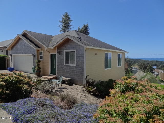 1915 SE Oar Dr, Lincoln City, OR 97367 - photo 1