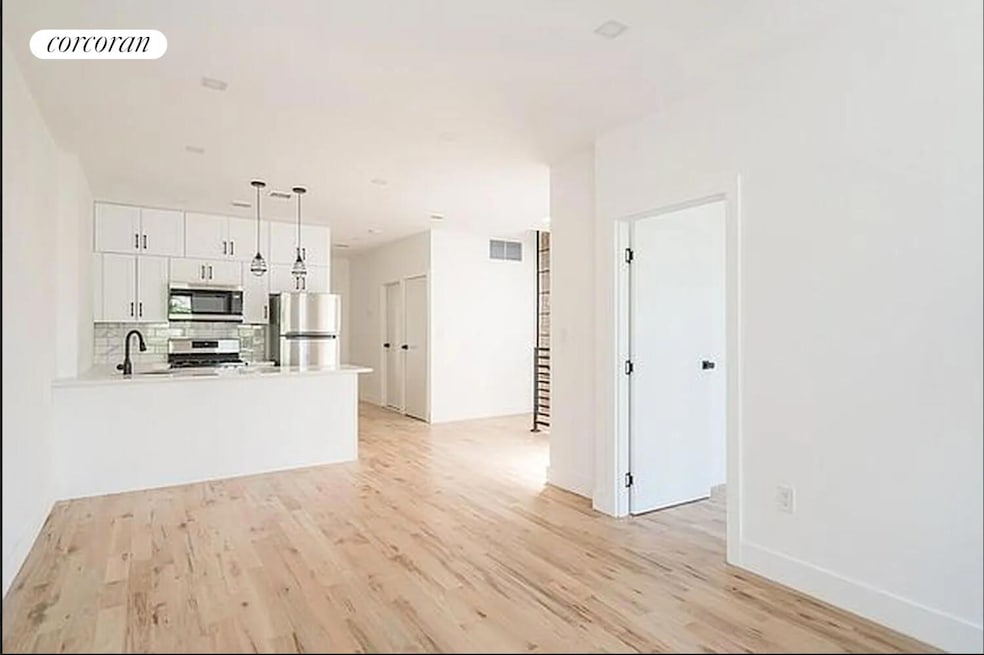 For Sale $995,000 • Co-Listing Agent