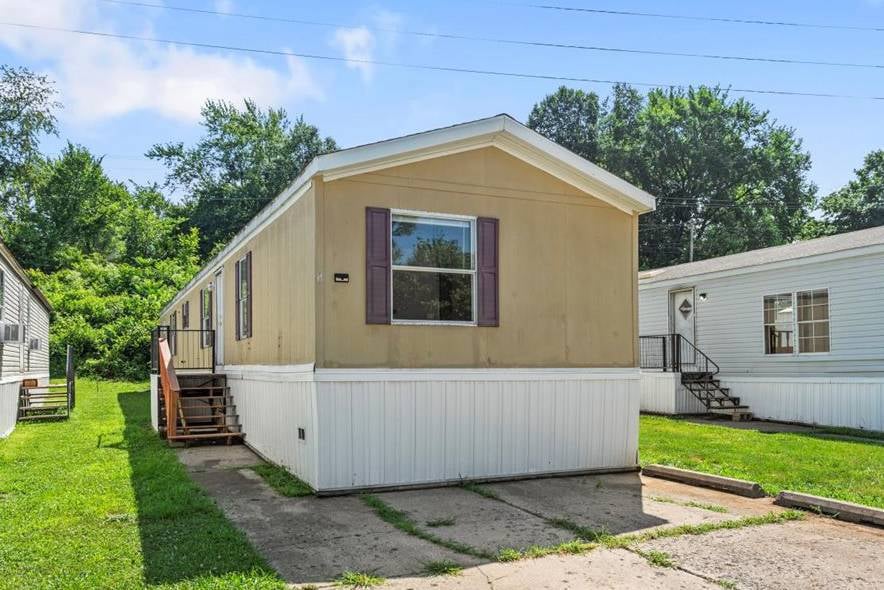 1751 N Grand Ave W unit 5, Springfield, IL 62702 - photo 1