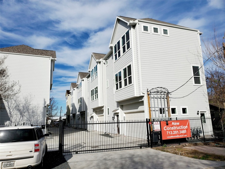 716 Link Rd unit A, Houston, TX 77009 - photo 1