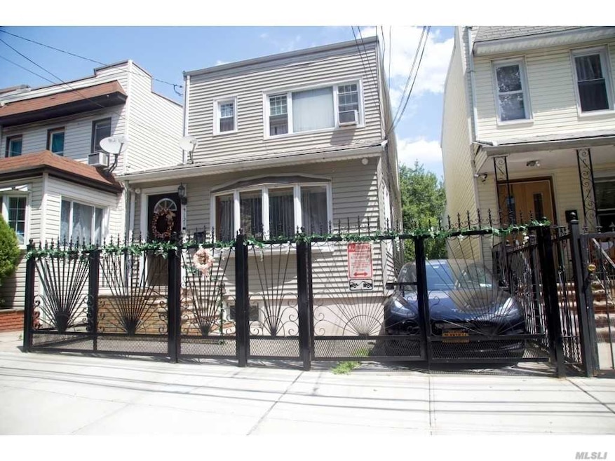 9127 82nd St, Woodhaven, NY 11421 - photo 1