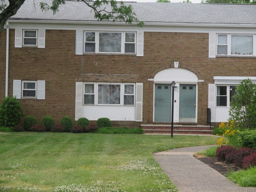 47 Judson St unit 8A, Edison, NJ 08837 - photo 1