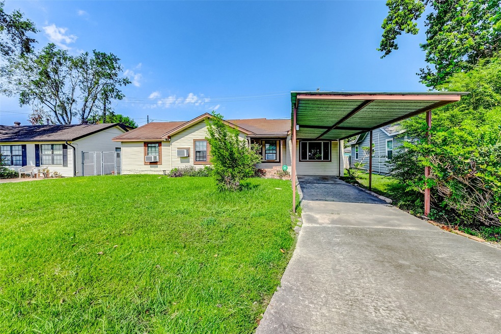 4305 Haygood St, Houston, TX 77022 - photo 1