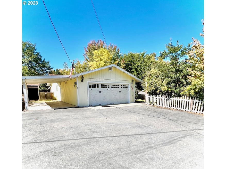 184 Sky Crest Dr, Grants Pass, OR 97527 - photo 1