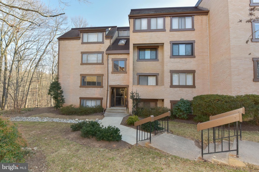 1667 Parkcrest Cir unit 200, Reston, VA 20190 - photo 1