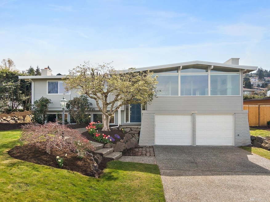 Sold $2,215,500 • Co-Listing Agent