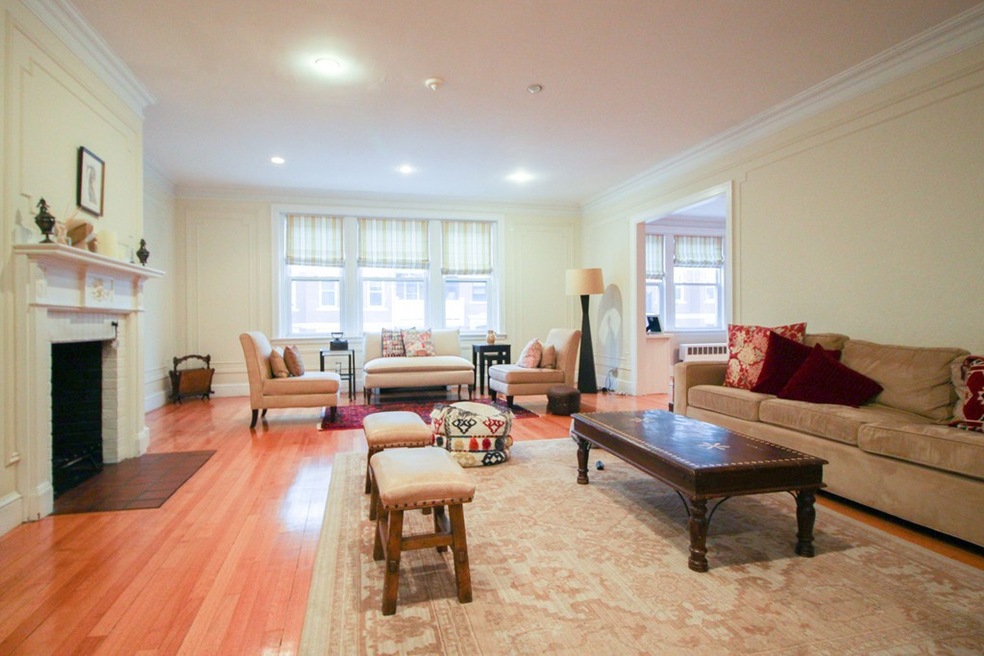 89 Pleasant St unit 3, Brookline, MA 02446 - photo 1