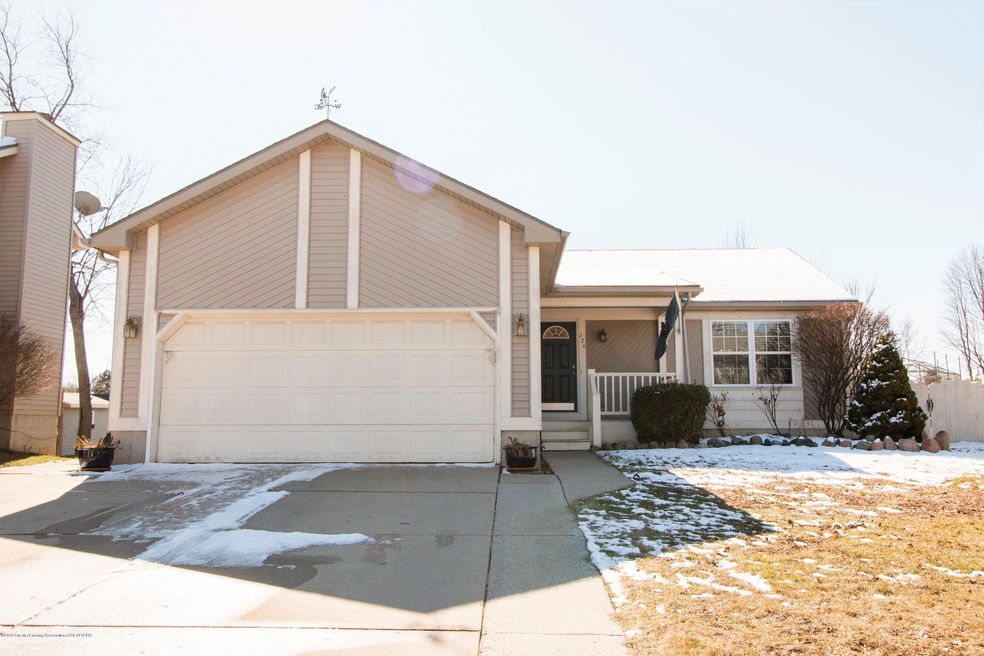 220 E Claremore Dr, Lansing, MI 48911 - photo 1